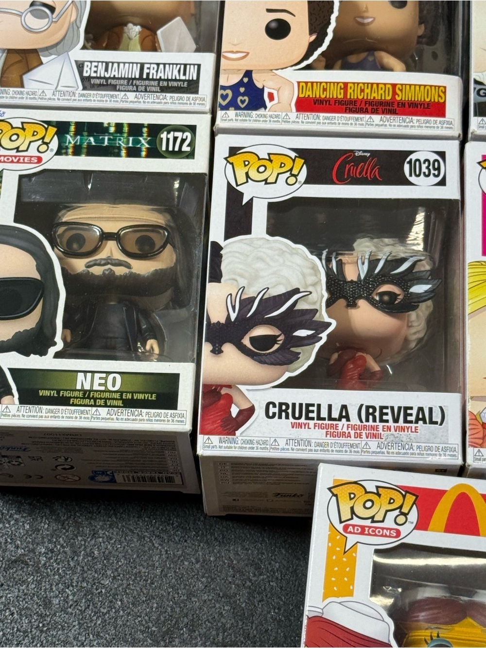 Lot Of 17 Mixed Funkos - Picture 8 of 9